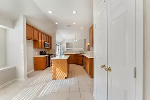 138 S Veranda Ridge Dr, The Woodlands, TX 77382 - Photo 4