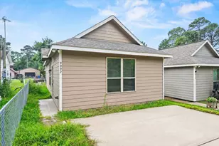 9992 Calendar St, Willis, TX 77318 - Photo 2