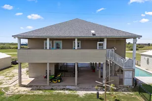 213 Porpoise Dr Dr, Palacios, TX 77465 - Photo 2