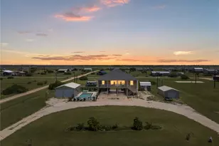 213 Porpoise Dr Dr, Palacios, TX 77465 - Photo 6
