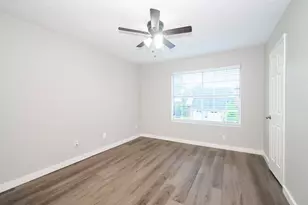 8526 Wild Basin Dr, Houston, TX 77088 - Photo 38