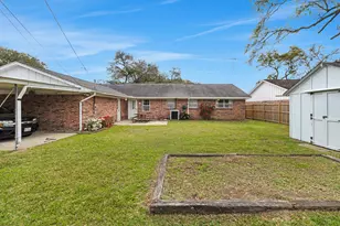 2206 Cedar Creek Dr, Baytown, TX 77520 - Photo 38