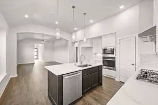 1008 Shl Crk Trl, Conroe, TX 77304 - Photo 4