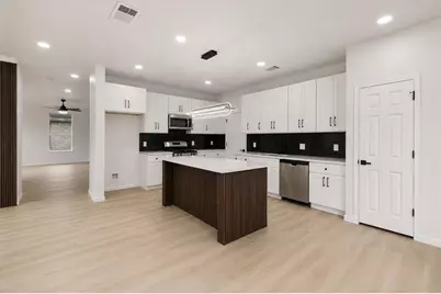 2518 Willow Springs Lane, Sugar Land, TX 77479 - Photo 8