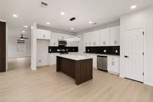 2518 Willow Springs Ln, Sugar Land, TX 77479 - Photo 8