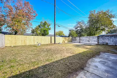 3730 Heatherbrook Drive, Houston, TX 77045 - Photo 16