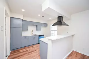 3730 Heatherbrook Dr, Houston, TX 77045 - Photo 8