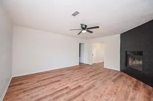 3730 Heatherbrook Dr, Houston, TX 77045 - Photo 6