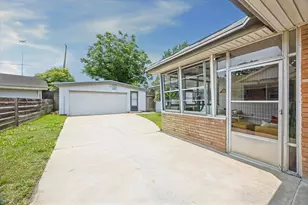 3631 Woodvalley Dr, Houston, TX 77025 - Photo 26