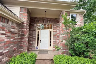 2802 Sunshine Cir, Sugar Land, TX 77479 - Photo 2