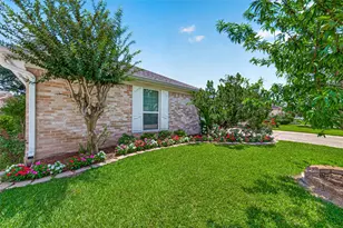 1518 Locke Ln, Sugar Land, TX 77478 - Photo 2
