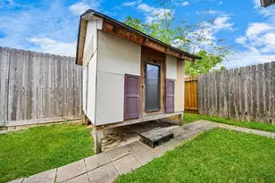 13918 Goodridge Dr, Houston, TX 77048 - Photo 16