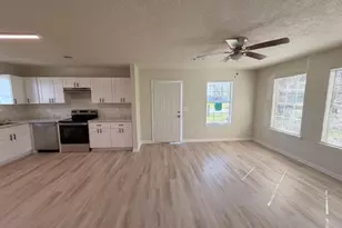 615 Shirley St, Eagle Lake, TX 77434 - Photo 4