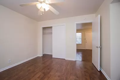 8803 Timberside #10, Houston, TX 77025 - Photo 6