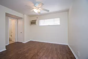 8803 Timberside, Houston, TX 77025 - Photo 4