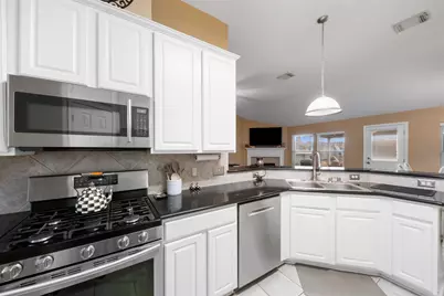 10006 King William Drive, La Porte, TX 77571 - Photo 12