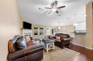 10006 King William Dr, La Porte, TX 77571 - Photo 6