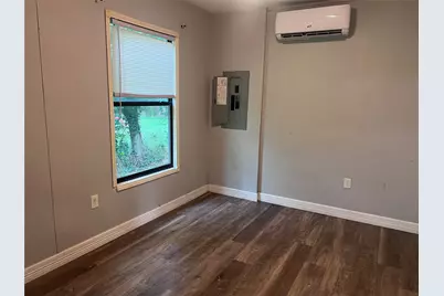 115 W Mulberry Avenue #B, Wharton, TX 77488 - Photo 10