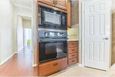 31 N Warbler Bend Circle, The Woodlands, TX 77382 - Photo 12