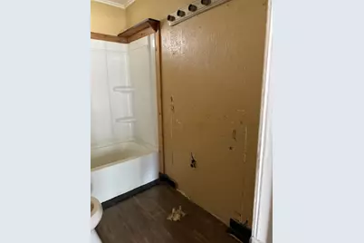 111 N Holly Street, Sweeny, TX 77480 - Photo 10