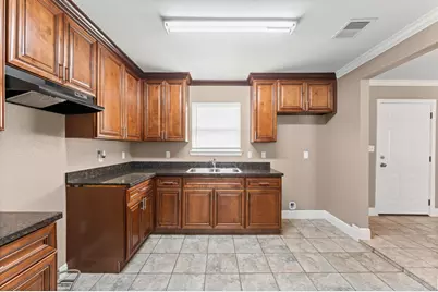 5646 Belmark Street, Houston, TX 77033 - Photo 6