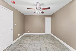 5646 Belmark St, Houston, TX 77033 - Photo 10