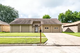 4218 Sequoia St, Baytown, TX 77521 - Photo 2