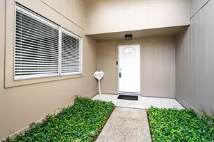 4218 Sequoia St, Baytown, TX 77521 - Photo 2
