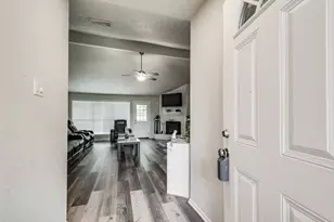 4218 Sequoia St, Baytown, TX 77521 - Photo 4