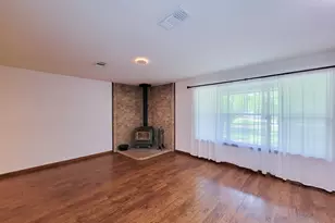 10282 Valley Dr S, Willis, TX 77318 - Photo 8