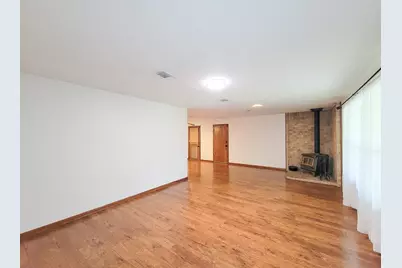 10282 Valley Drive S, Willis, TX 77318 - Photo 6