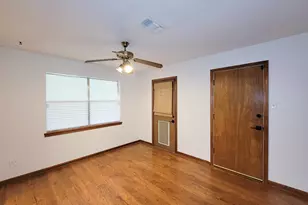 10282 Valley Dr S, Willis, TX 77318 - Photo 12