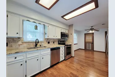10282 Valley Drive S, Willis, TX 77318 - Photo 18