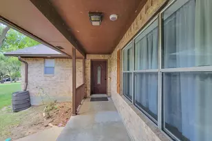 10282 Valley Dr S, Willis, TX 77318 - Photo 4