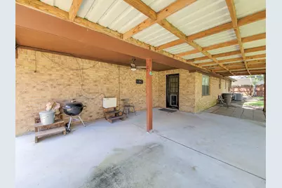 10282 Valley Drive S, Willis, TX 77318 - Photo 36