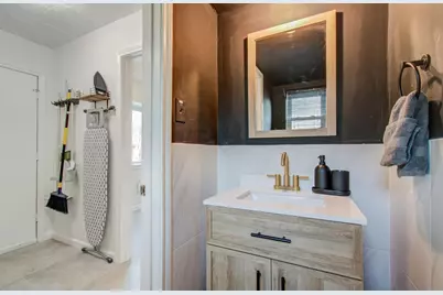 9614 Springmont Drive, Houston, TX 77080 - Photo 38