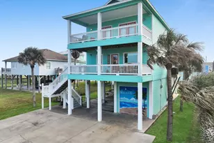 931 Bahama Dr, Crystal Beach, TX 77650 - Photo 2