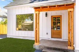 326 Sharer St, San Antonio, TX 78208 - Photo 2