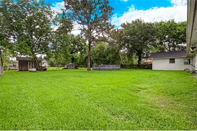 106 Crow Road, Baytown, TX 77520 - Photo 14