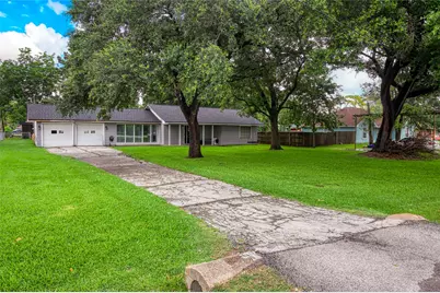 106 Crow Road, Baytown, TX 77520 - Photo 16