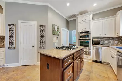 3806 Canyon Bluff Court, Houston, TX 77059 - Photo 32
