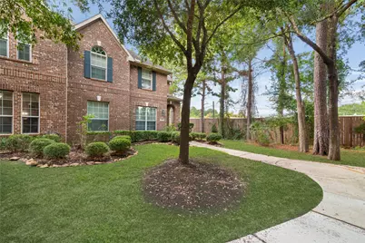31 Umbria Lane, The Woodlands, TX 77382 - Photo 2