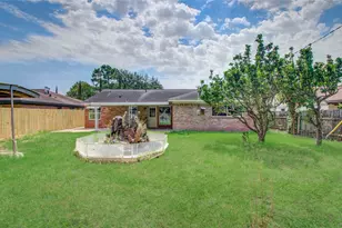 7902 La Roche Ln, Houston, TX 77036 - Photo 20