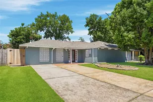5111 Debeney Dr, Houston, TX 77039 - Photo 2