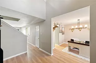 217 Fox Springs Ct, Dickinson, TX 77539 - Photo 4