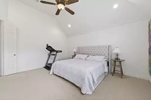 10932 Lasso Ln, Houston, TX 77079 - Photo 16