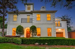 10932 Lasso Ln, Houston, TX 77079 - Photo 2