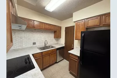 2700 Bellefontaine Street #B8, Houston, TX 77025 - Photo 10