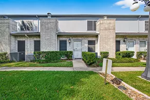 7395 Regency Square Ct, Houston, TX 77036 - Photo 2