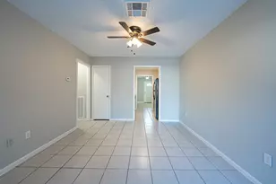 8124 Beech Cove Ln, Houston, TX 77072 - Photo 4